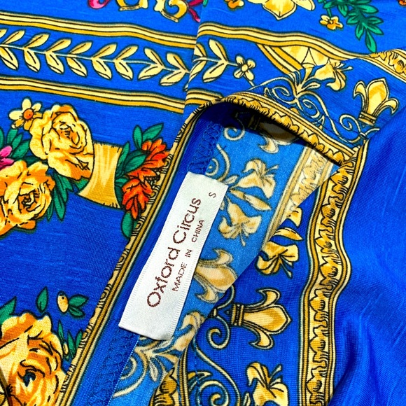 Cutsie ‘carrie bradshaw’ looking dress. Lots of vibrant colors - Picture 2 of 4